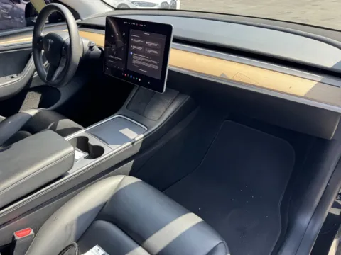 More photos of 2024 Tesla Model Y Long Range at Premium Autos - El Monte, CA