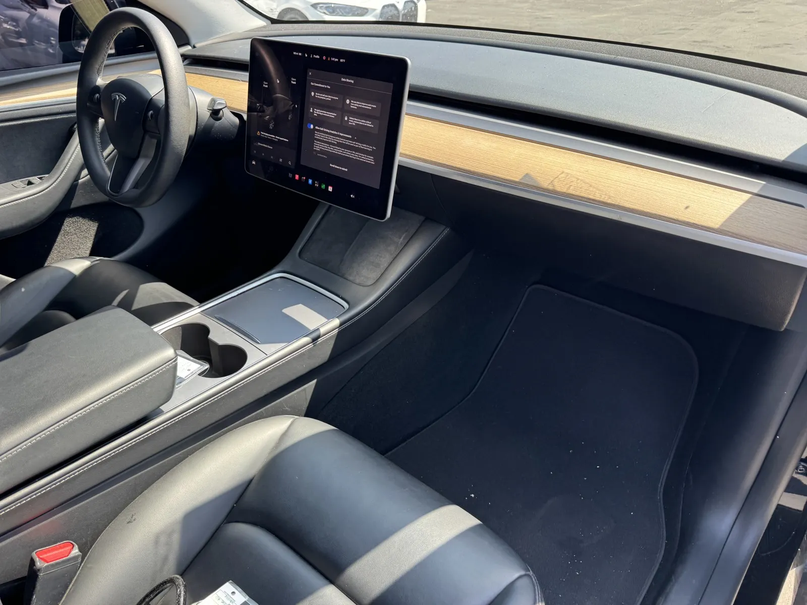 Tesla Model Y photo 5