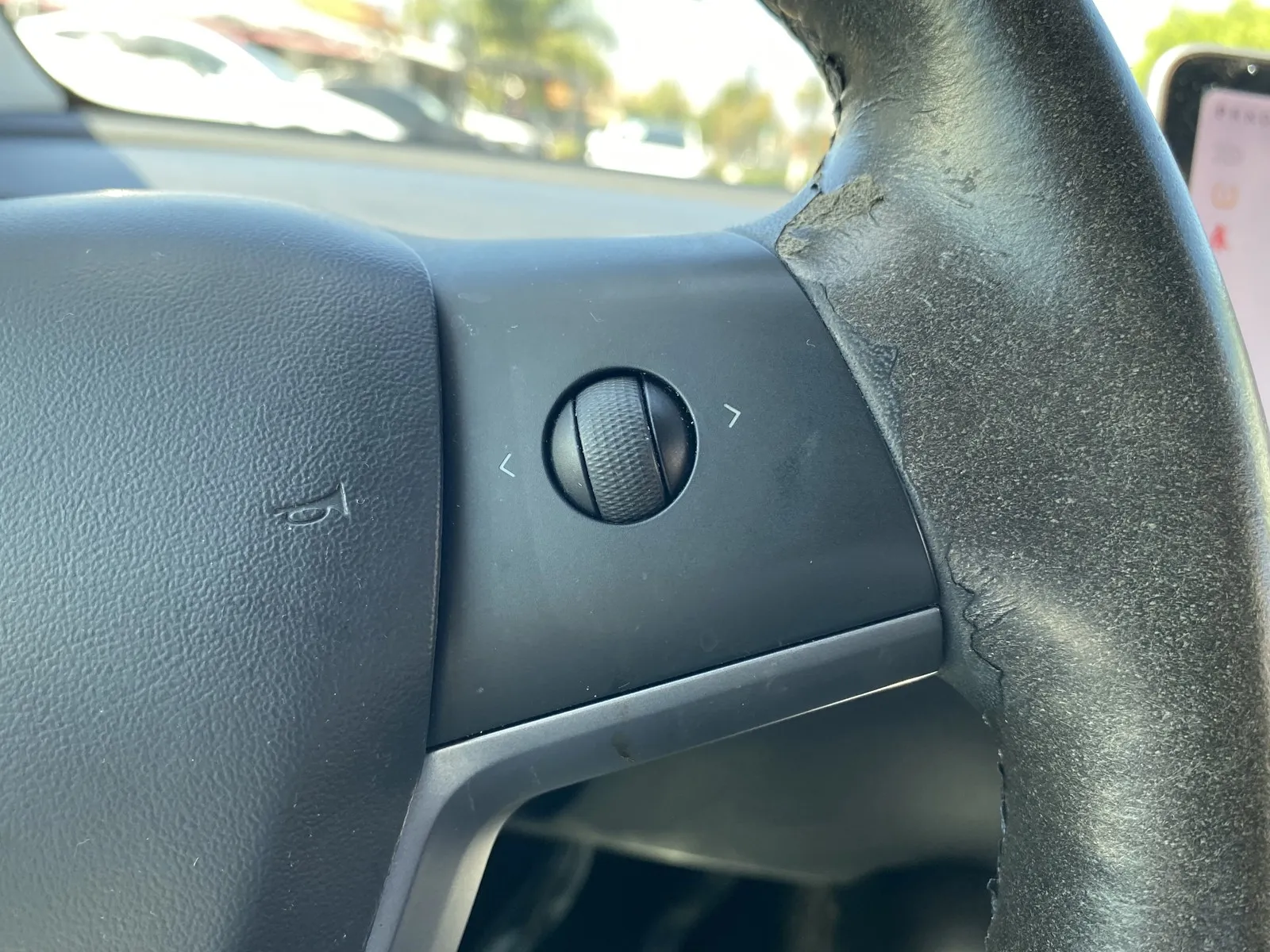 Tesla Model Y photo 17