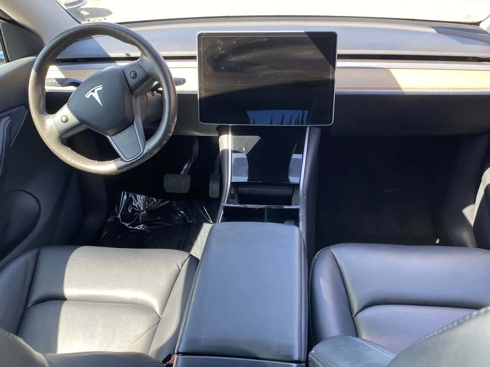 Tesla Model Y photo 5