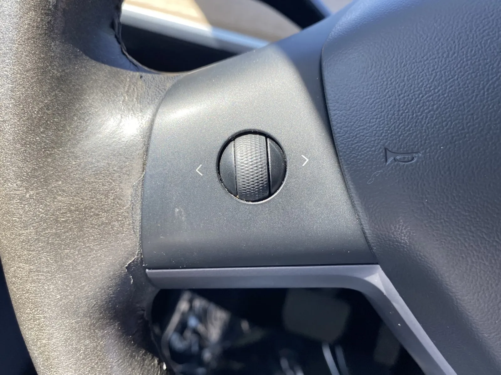 Tesla Model Y photo 18