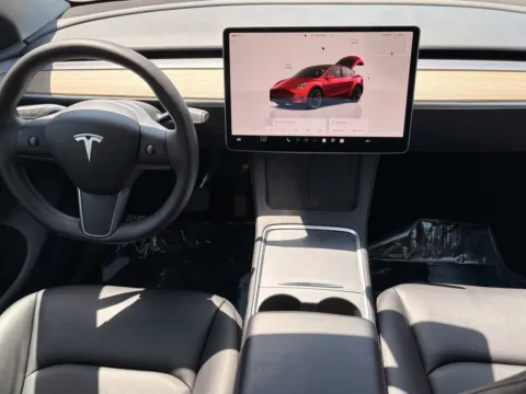 More photos of 2024 Tesla Model Y at Premium Autos - El Monte, CA