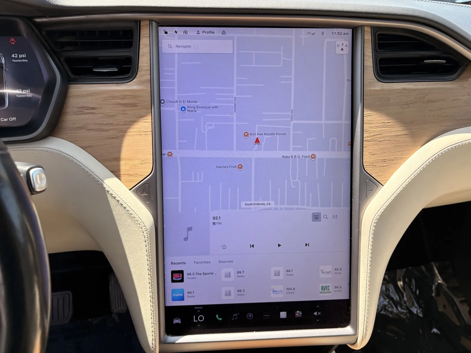 Tesla Model X photo 14