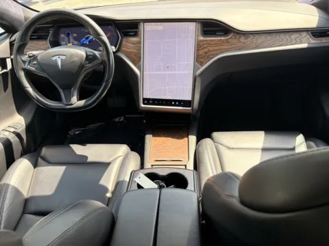 More photos of 2018 Tesla Model S 75D at Premium Autos - El Monte, CA