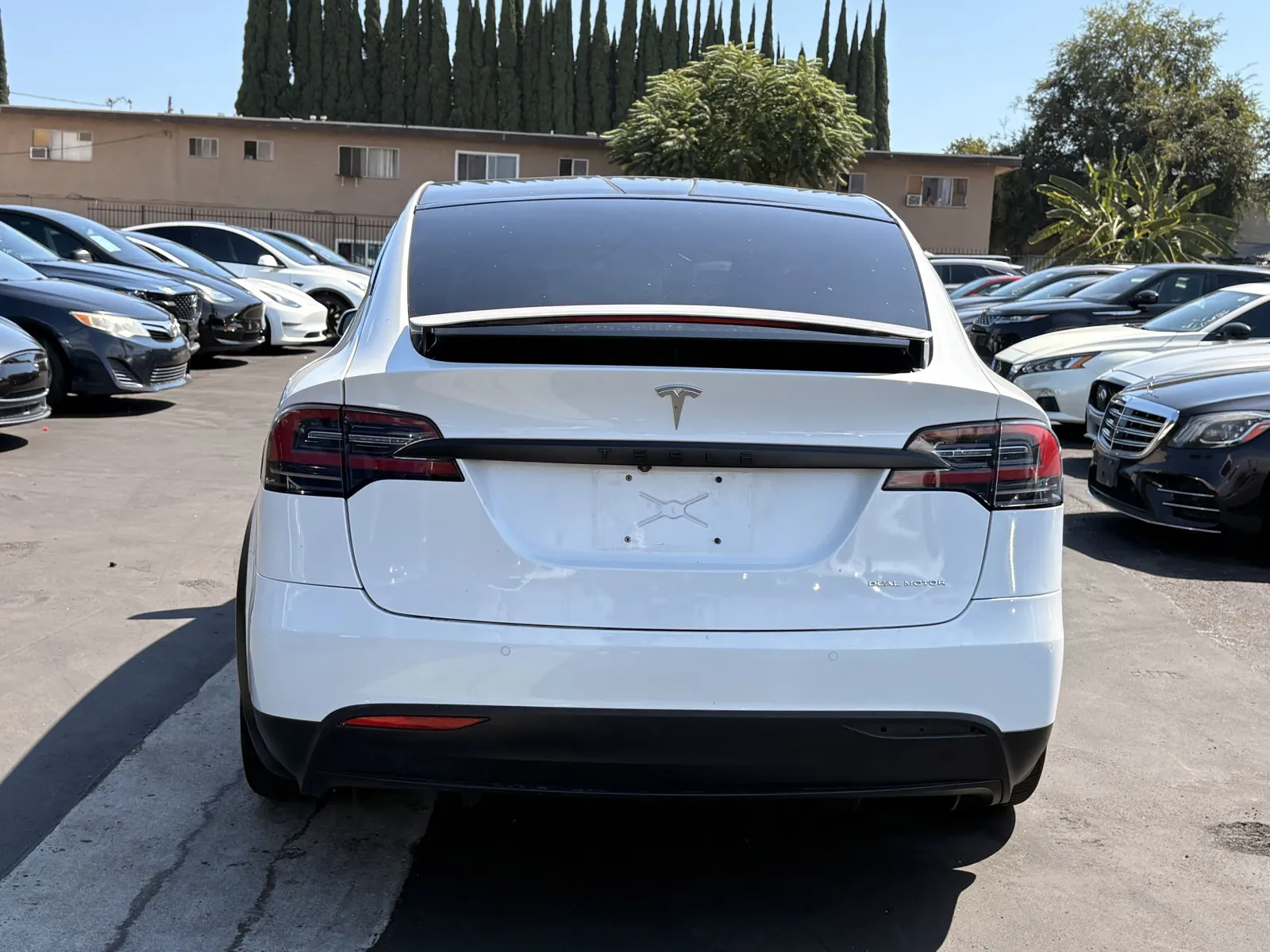 Tesla Model X photo 3