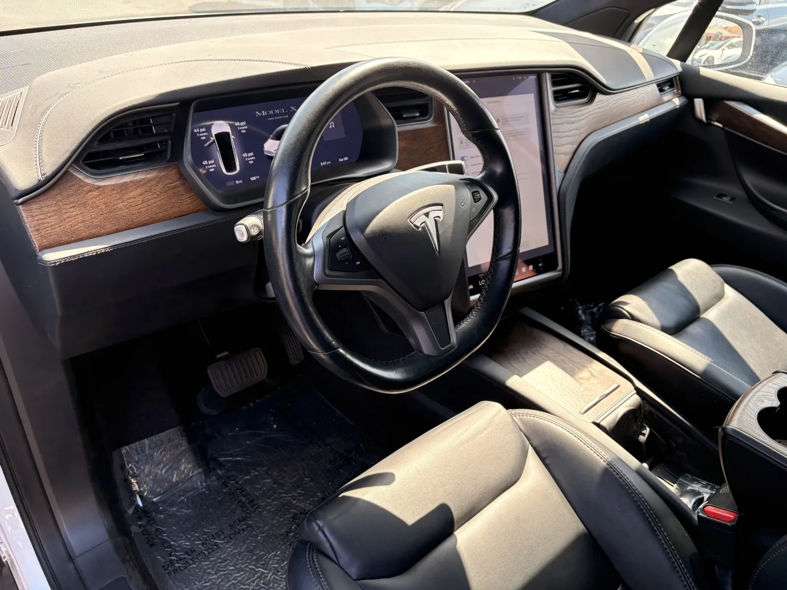 Tesla Model X photo 11