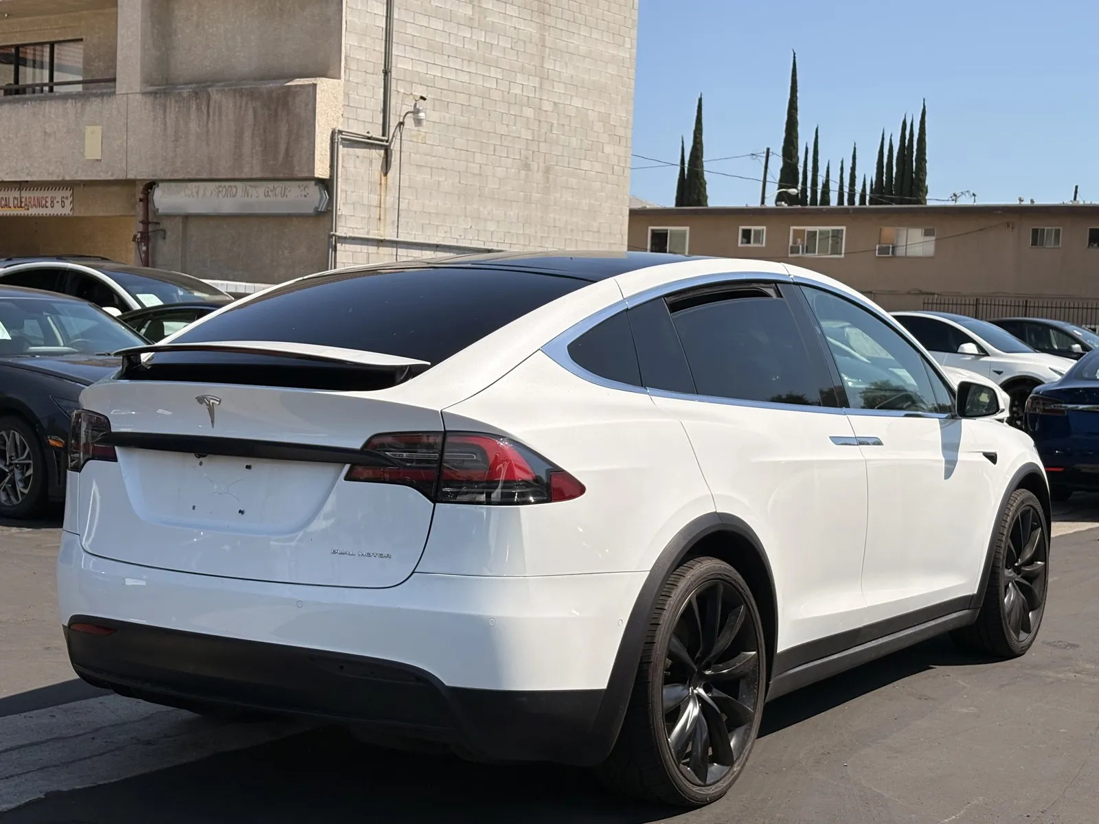 Tesla Model X photo 4