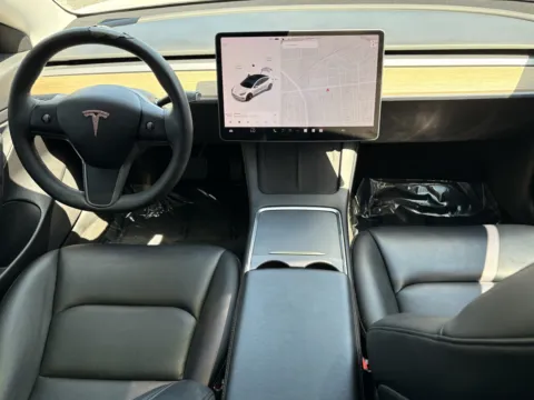 More photos of 2021 Tesla Model 3 Standard Range Plus at Premium Autos - El Monte, CA