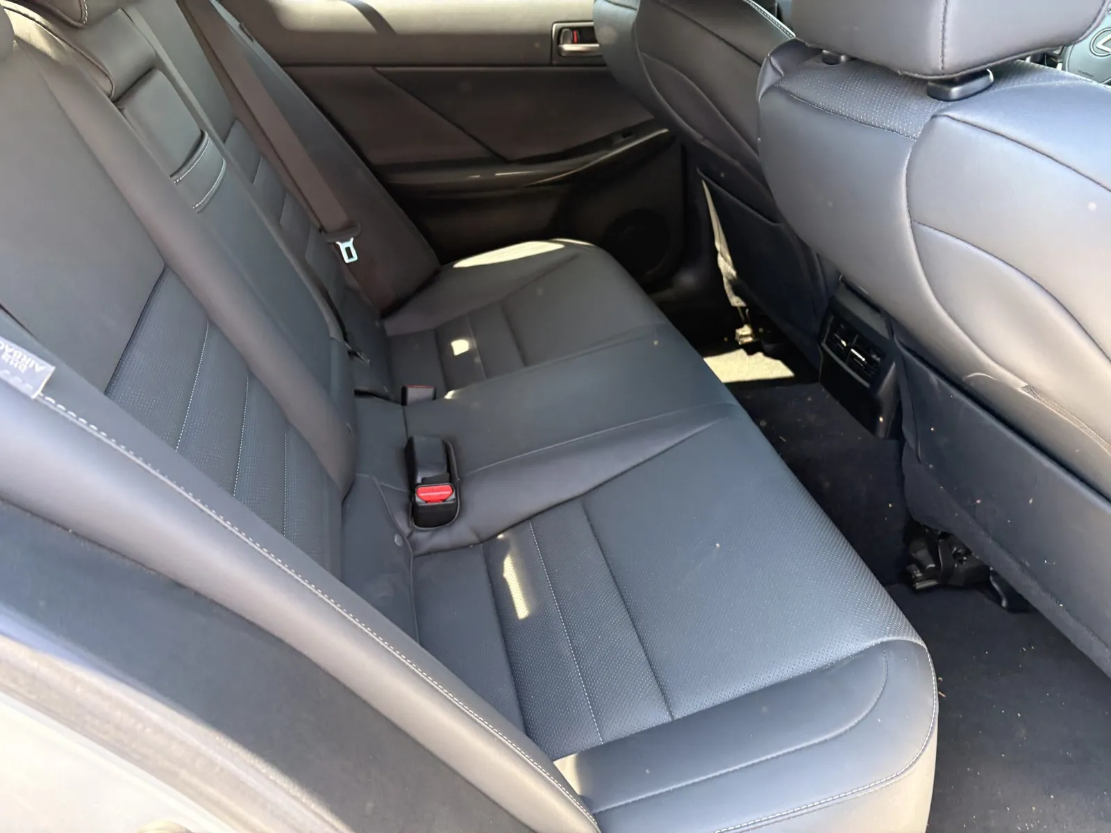 Lexus IS photo 7