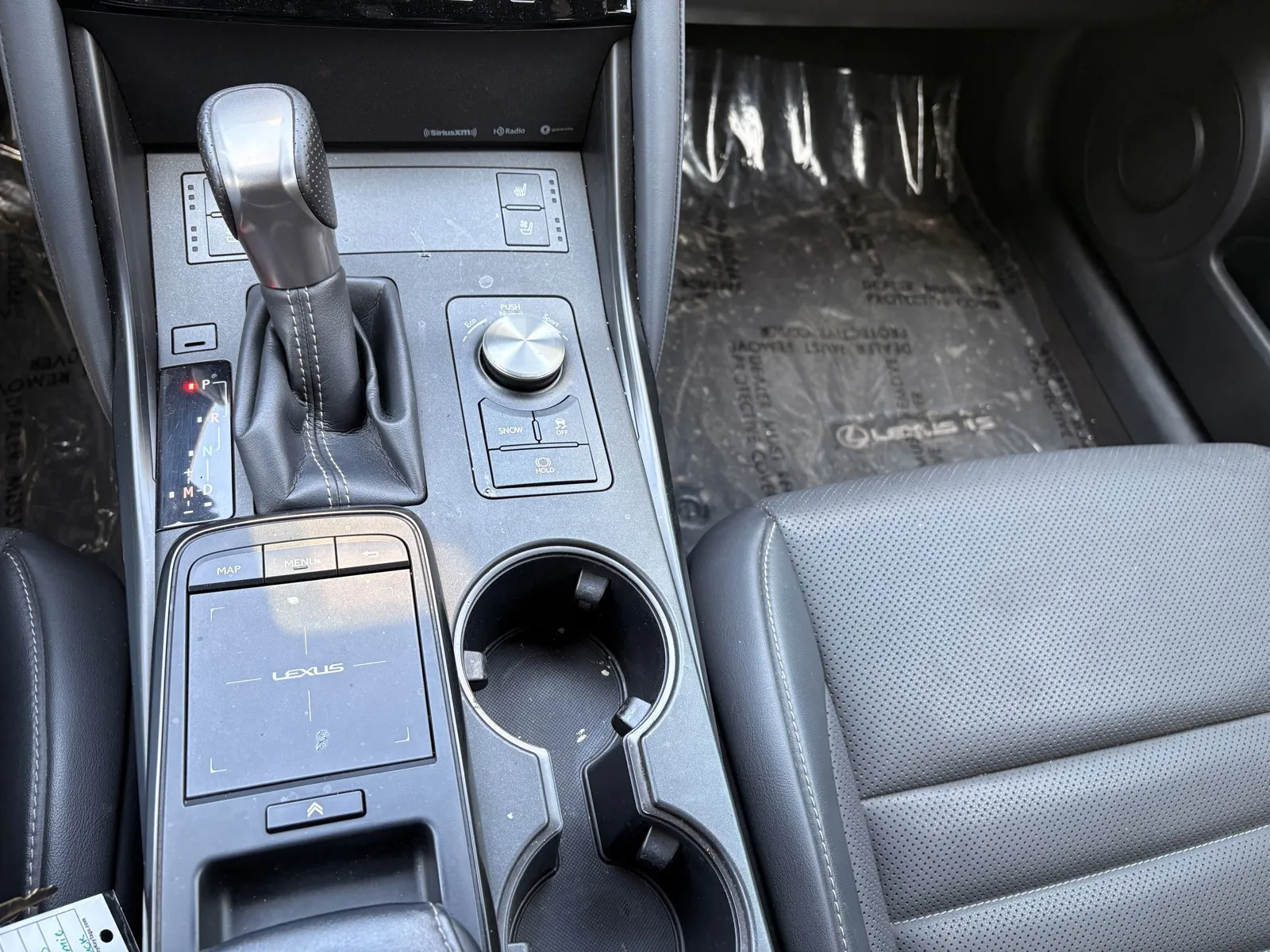 Lexus IS photo 17
