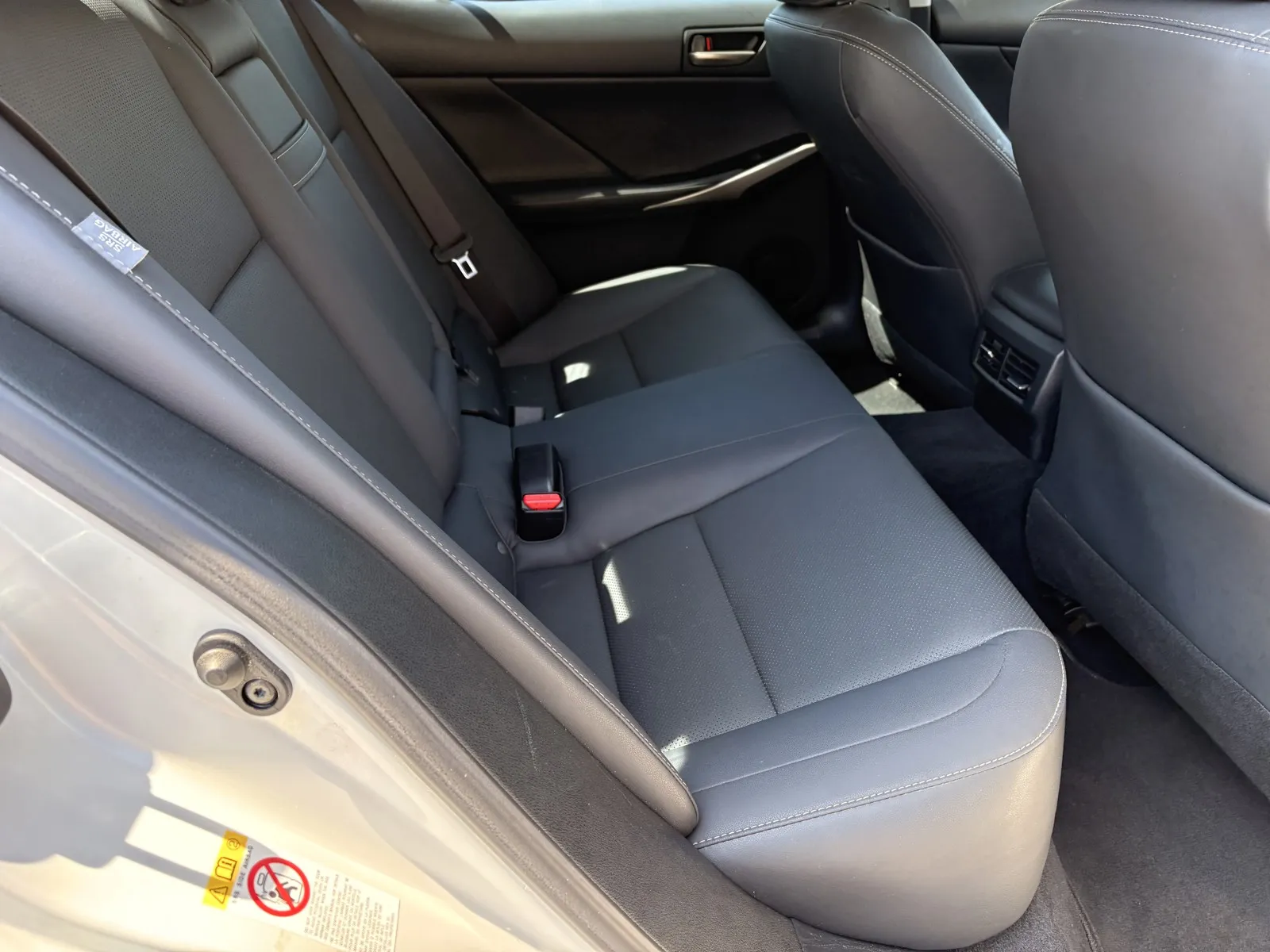 Lexus IS photo 7
