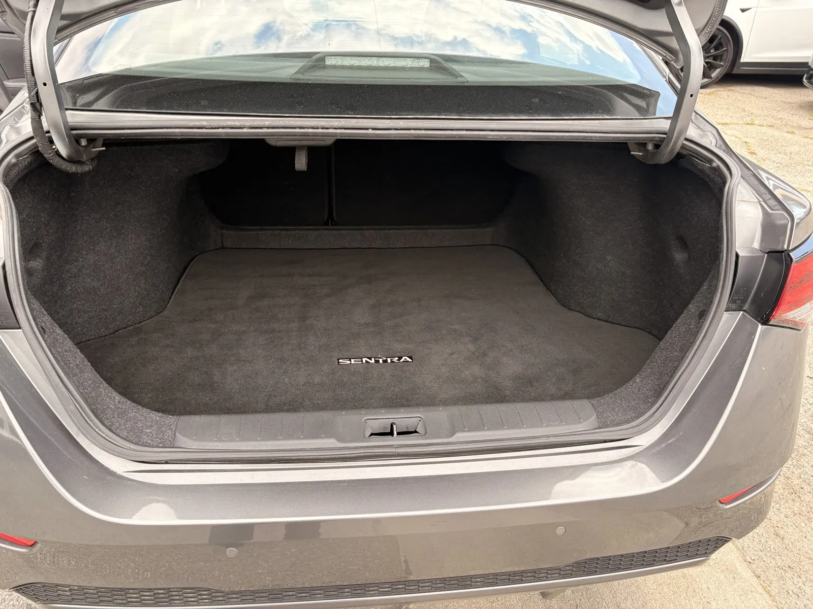 Nissan Sentra photo 12