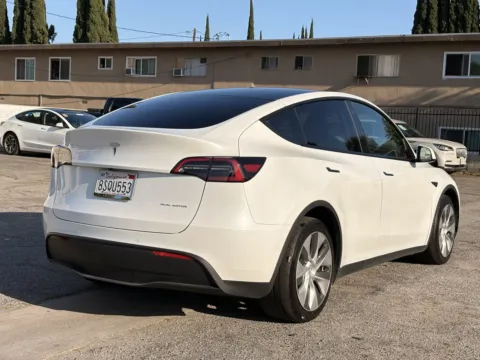 More photos of 2020 Tesla Model Y Long Range at Premium Autos - El Monte, CA