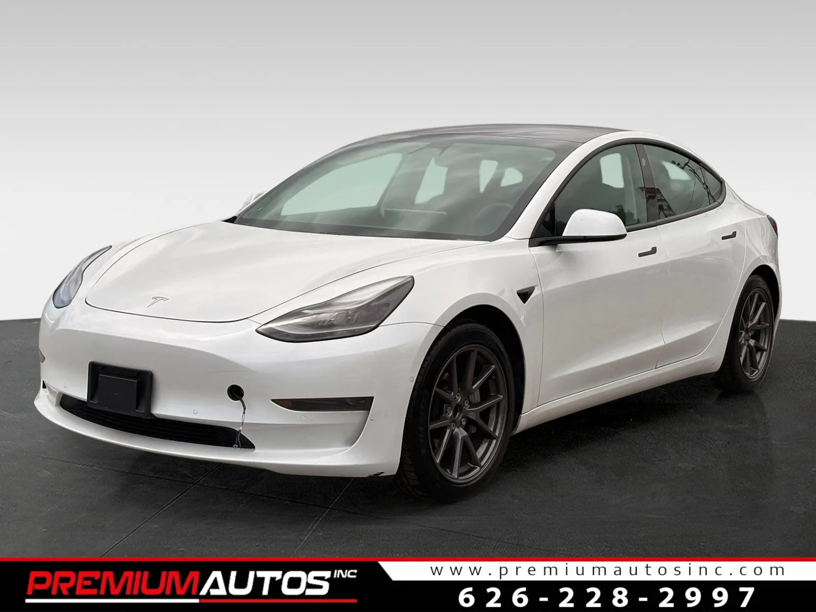 2021 Tesla Model 3 Standard Range Plus's photo