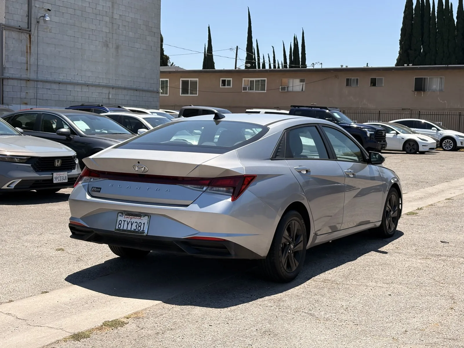 Hyundai Elantra photo 4