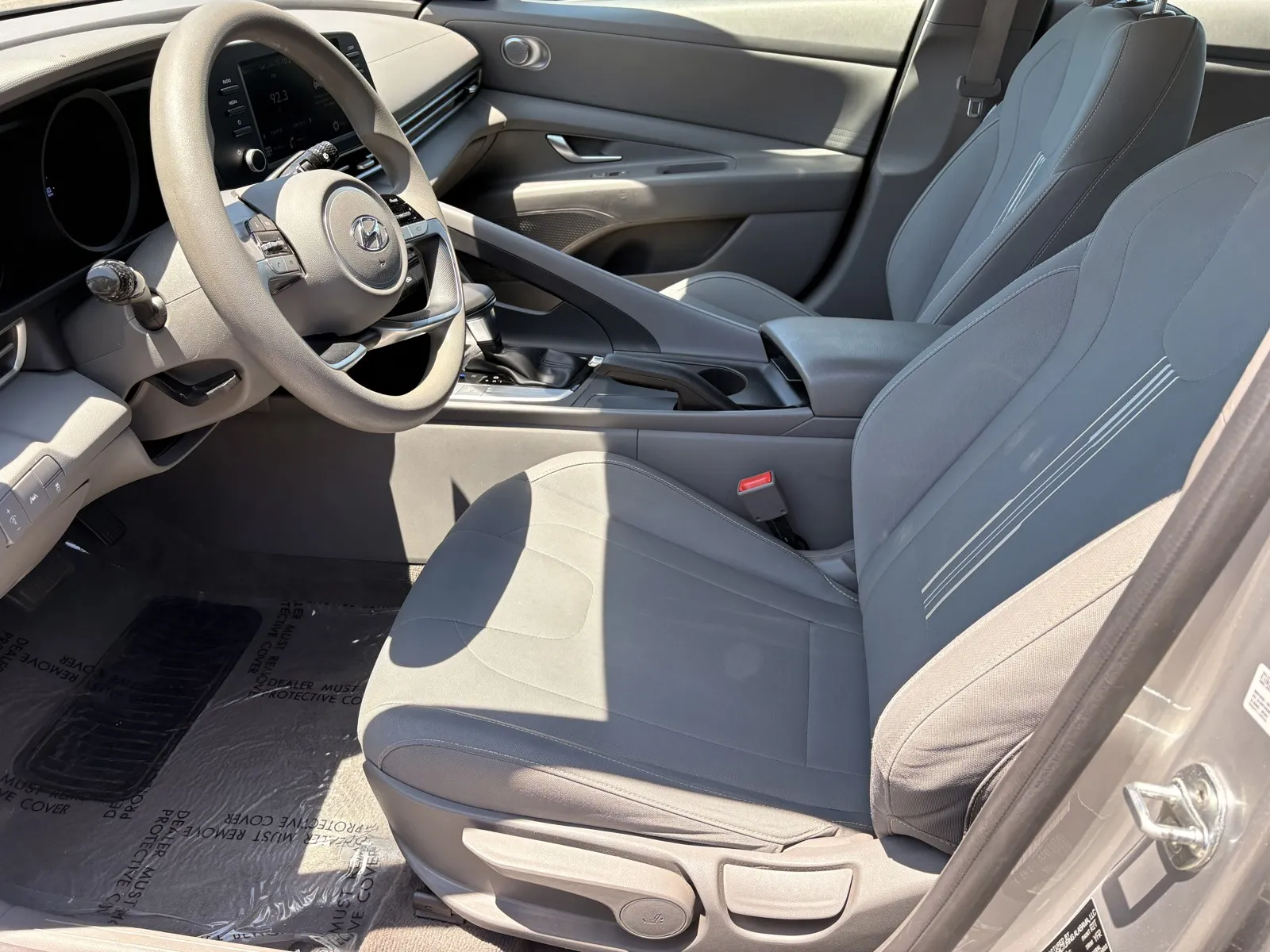 Hyundai Elantra photo 11