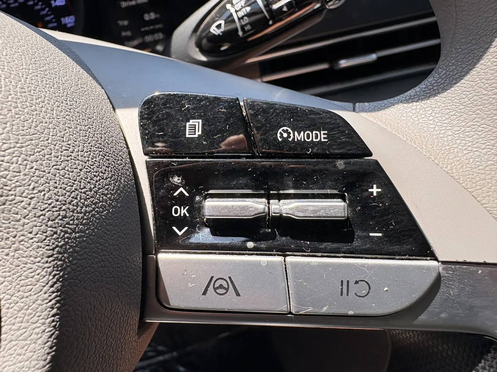 Hyundai Elantra photo 18