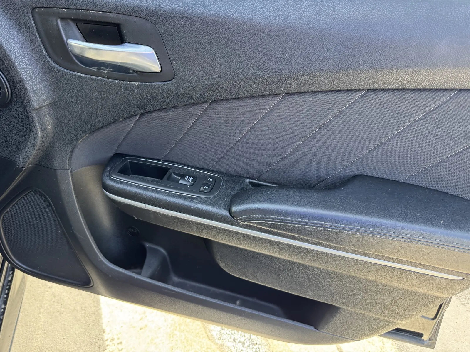 Dodge Charger photo 7