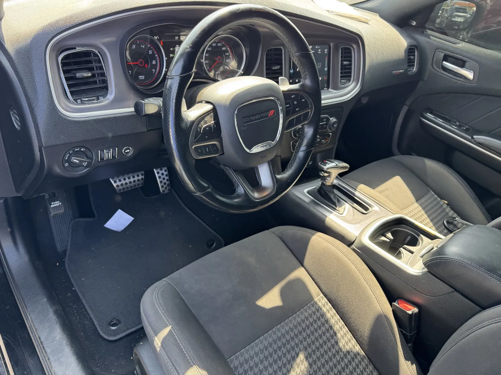 Dodge Charger photo 11