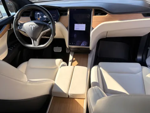 More photos of 2020 Tesla Model X Performance Ludicrous at Premium Autos - El Monte, CA