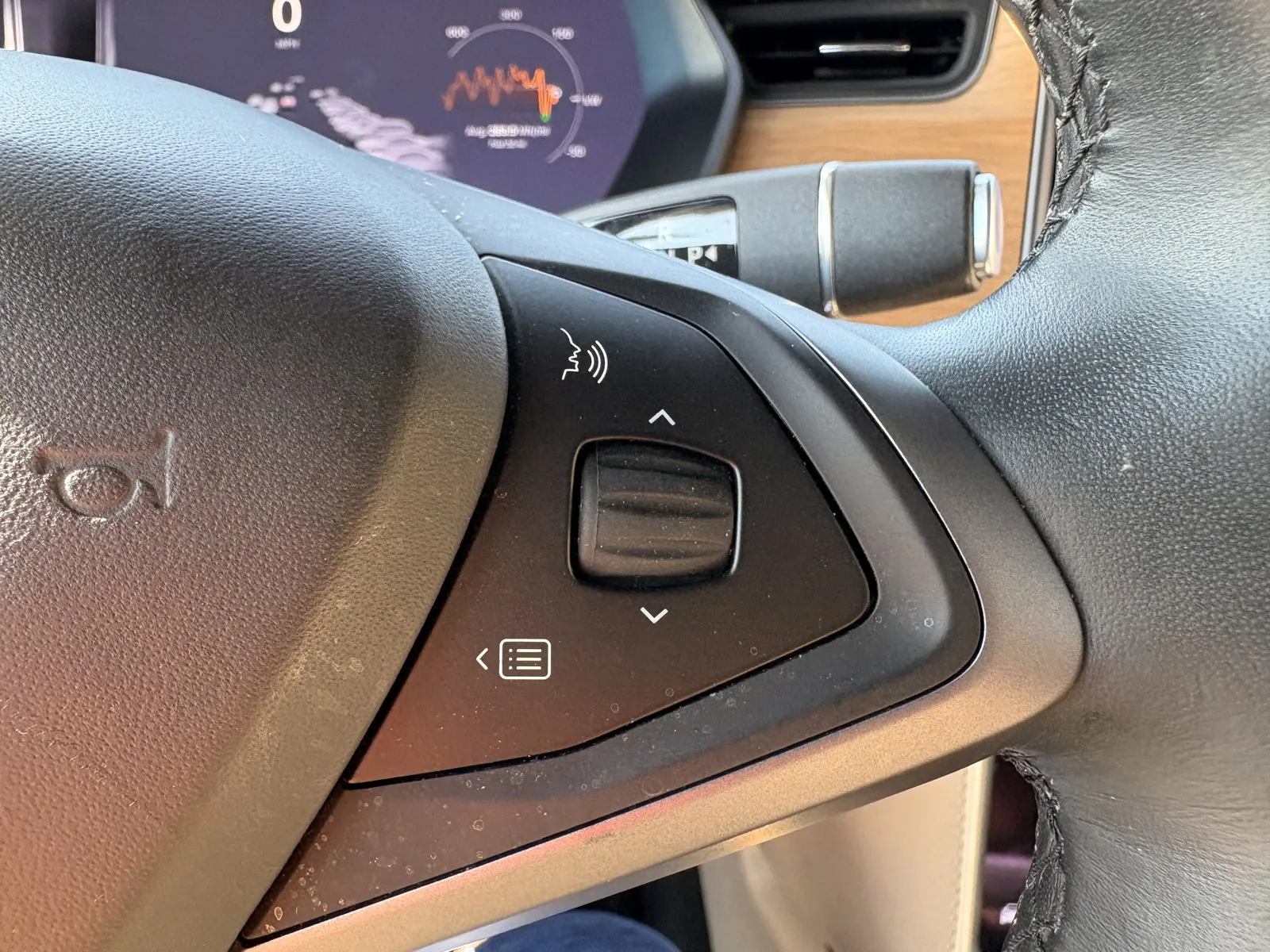 Tesla Model X photo 16
