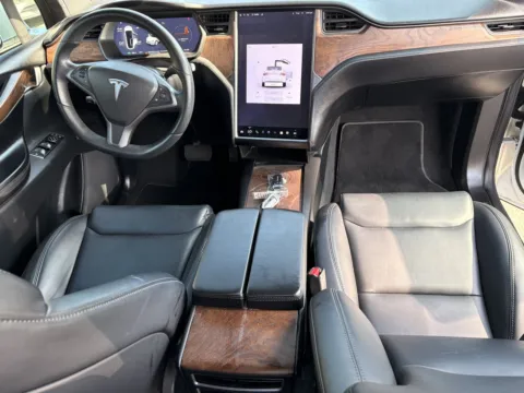 More photos of 2020 Tesla Model X Long Range Plus at Premium Autos - El Monte, CA