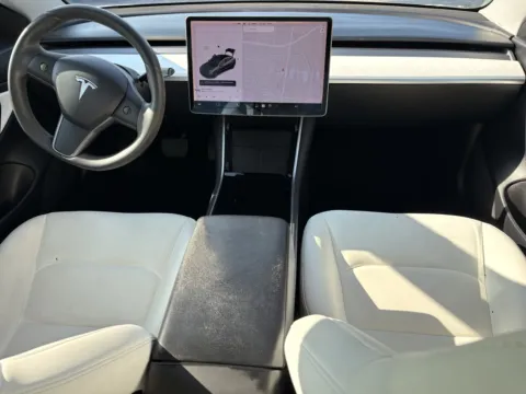More photos of 2020 Tesla Model 3 Standard Range Plus at Premium Autos - El Monte, CA