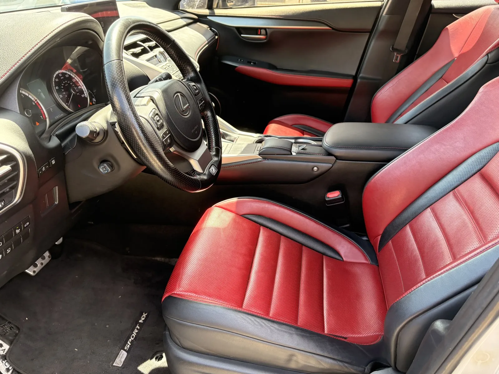 2021 Lexus NX 300 F SPORT - Photo 11