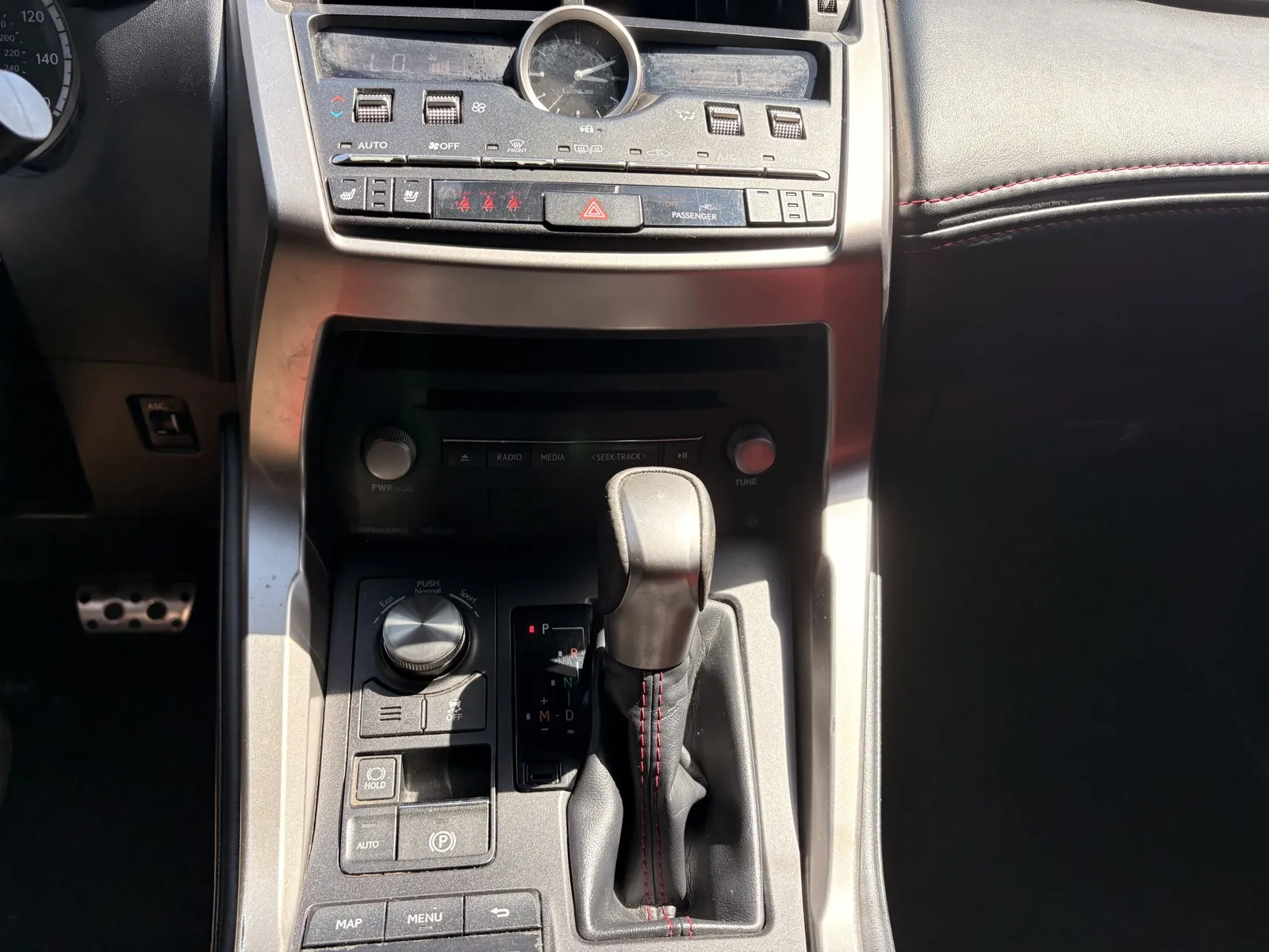 2021 Lexus NX 300 F SPORT - Photo 15