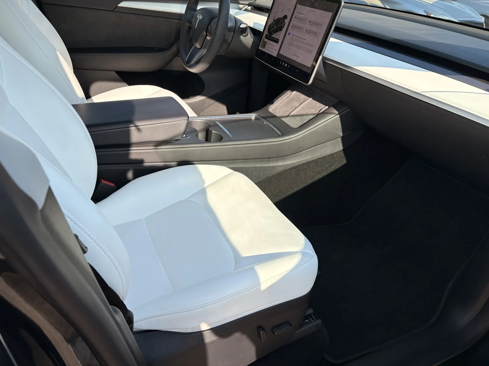 Tesla Model Y photo 6