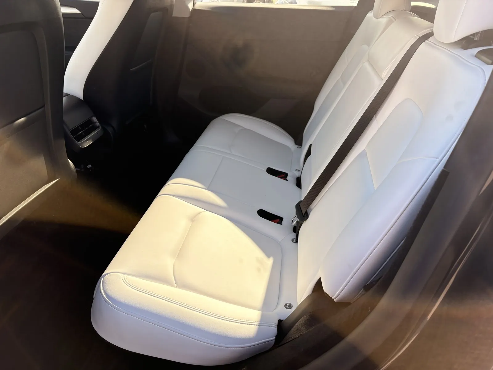 Tesla Model Y photo 9