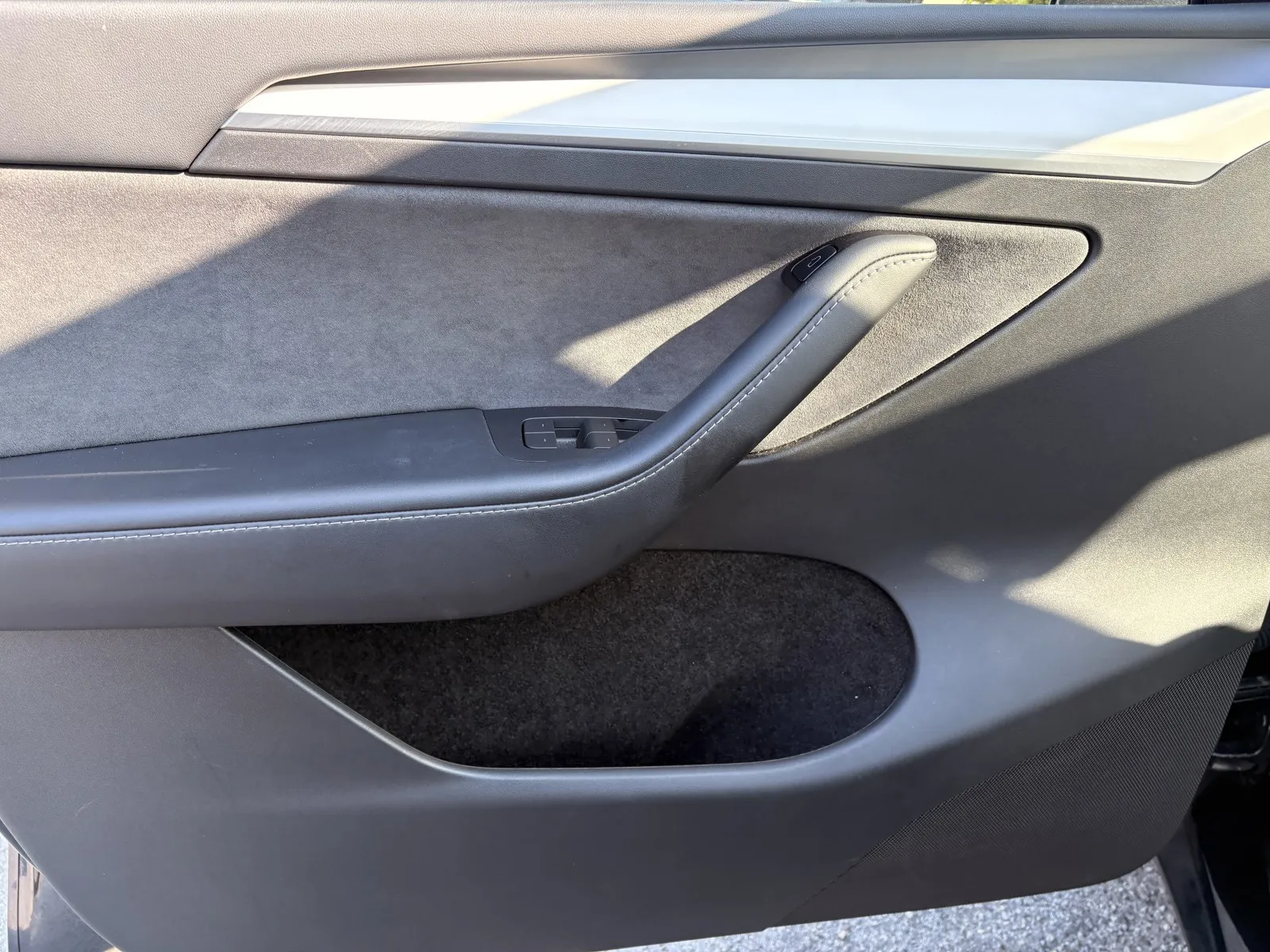 Tesla Model Y photo 12