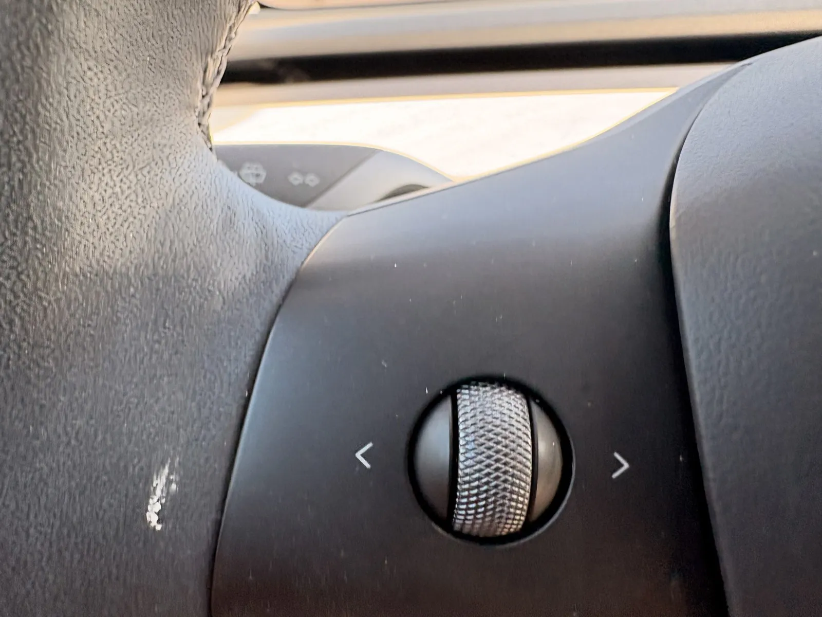 Tesla Model Y photo 18