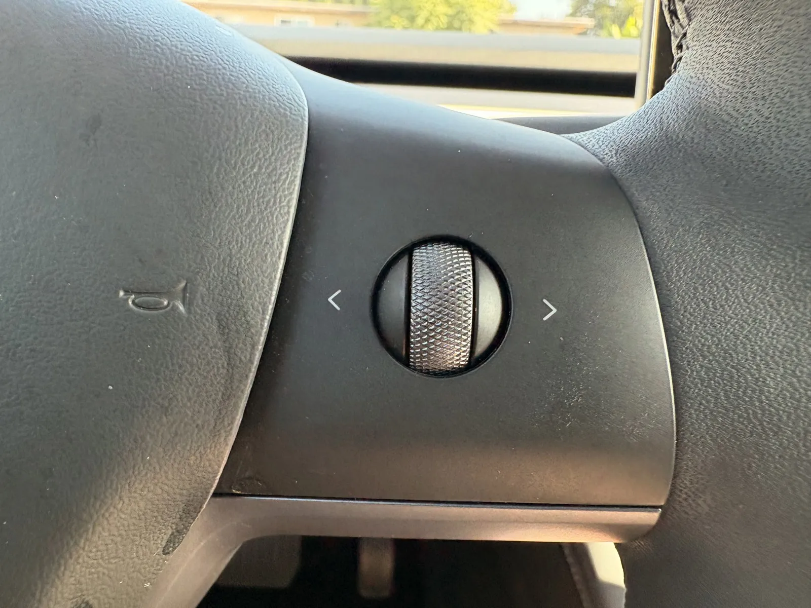Tesla Model Y photo 17