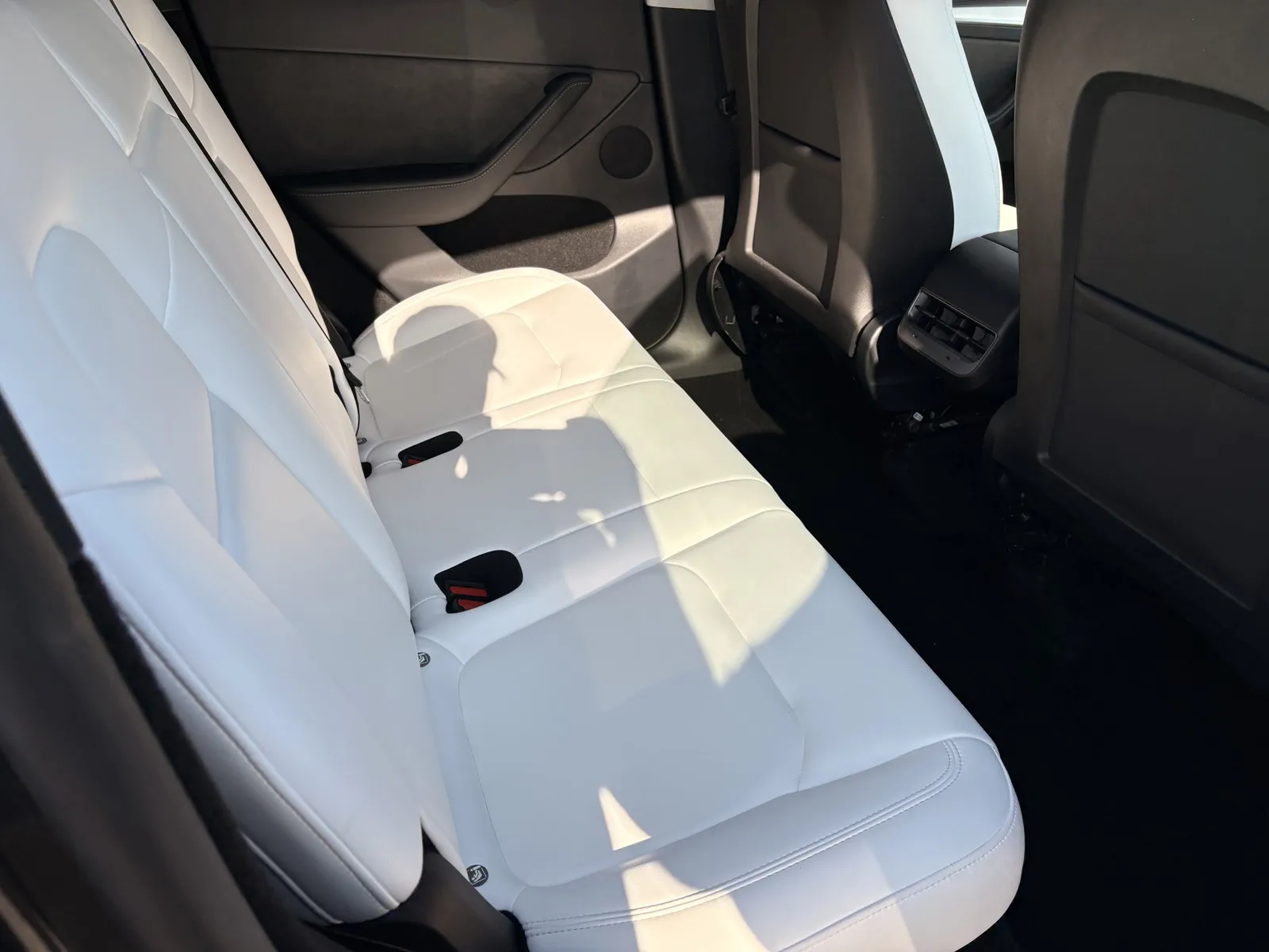 Tesla Model Y photo 7