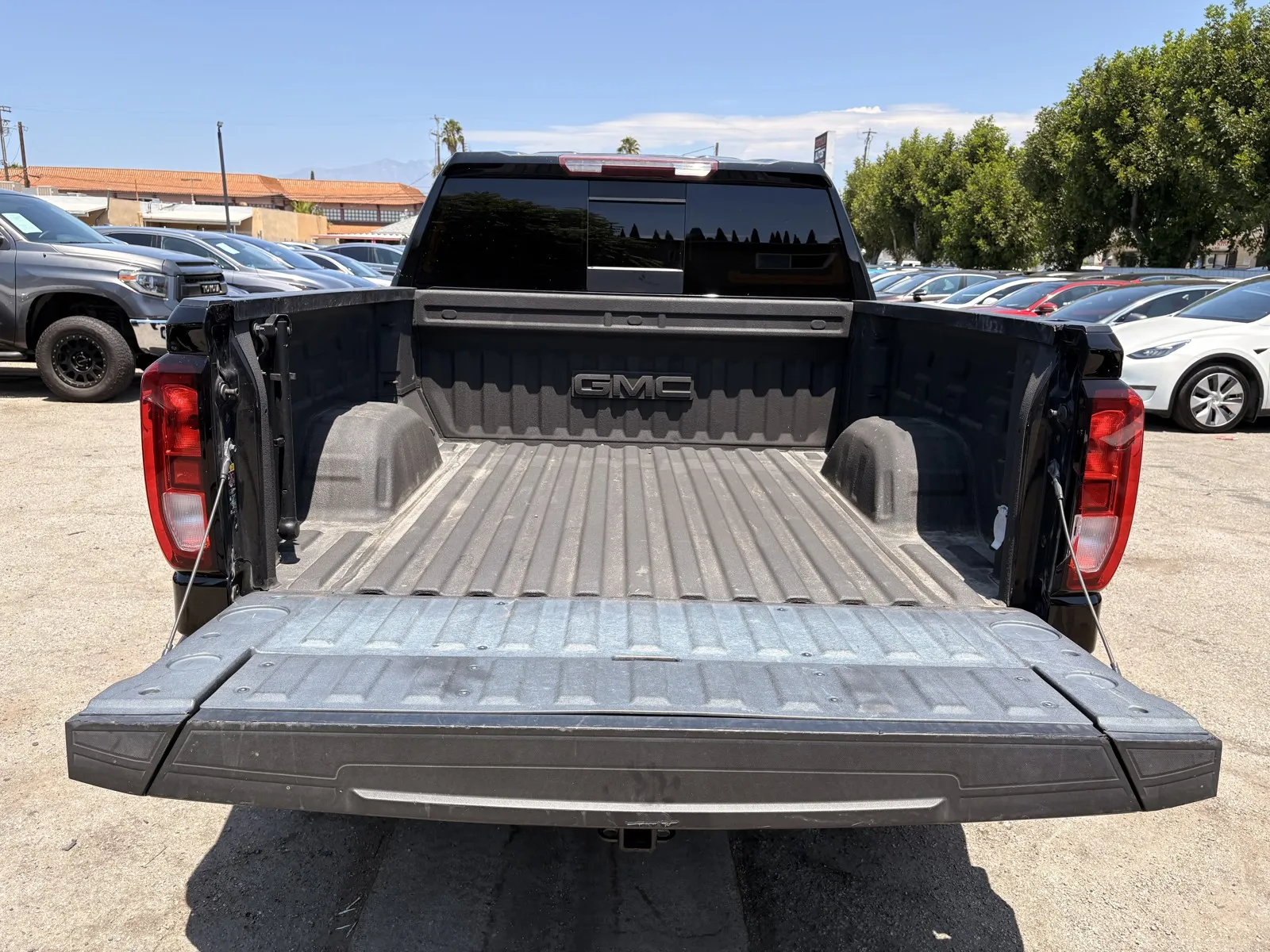 GMC Sierra photo 8
