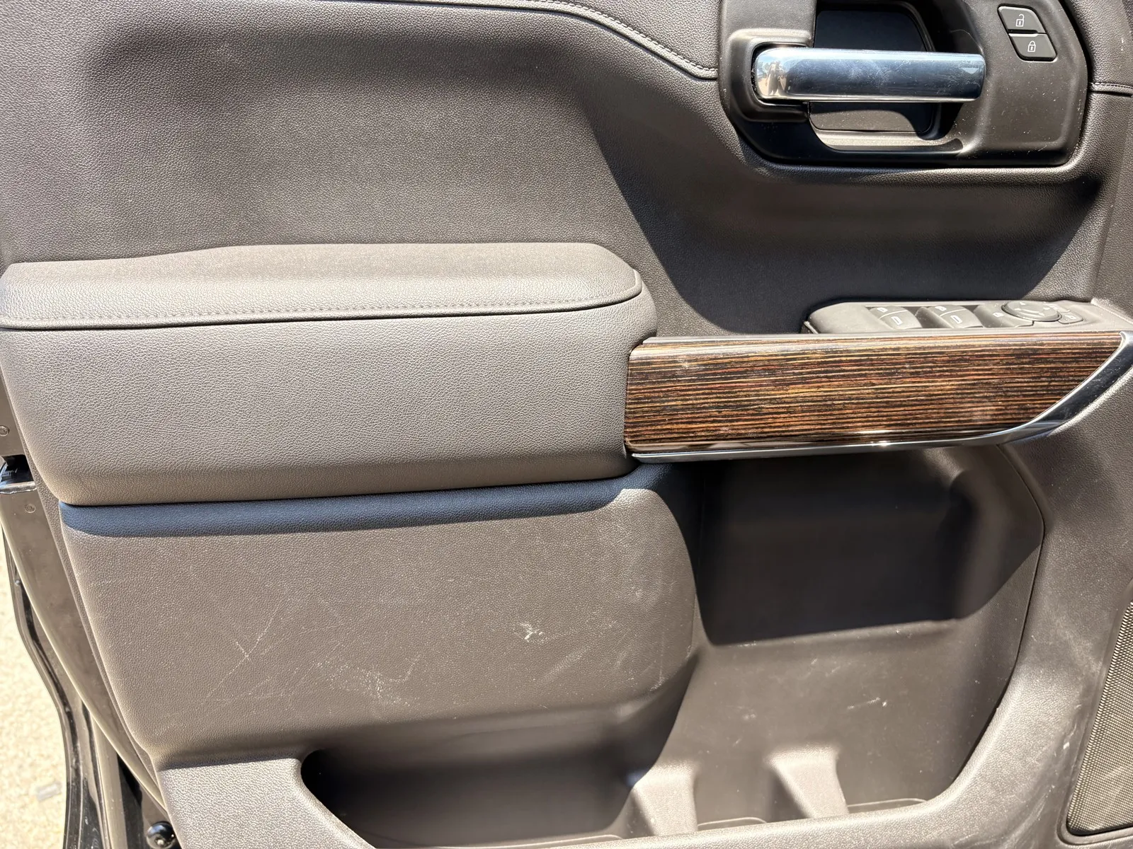 GMC Sierra photo 13