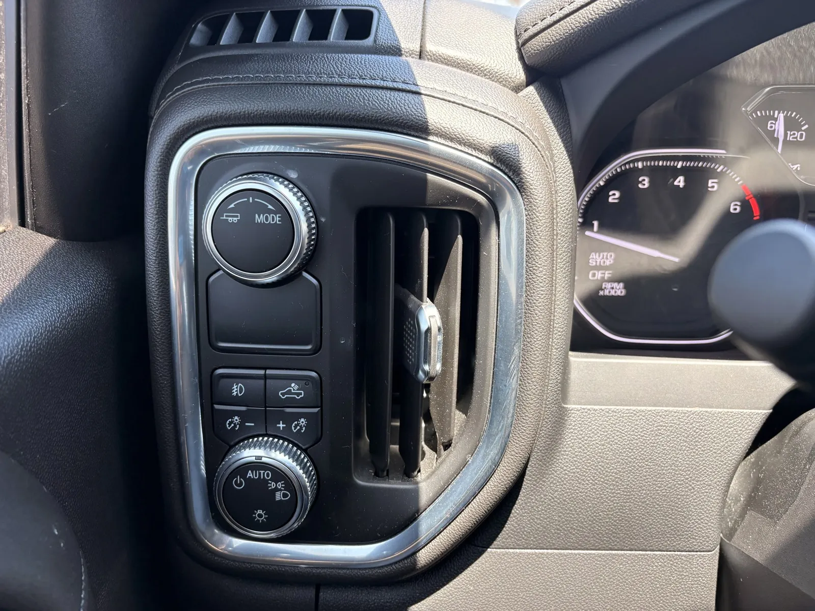 GMC Sierra photo 17