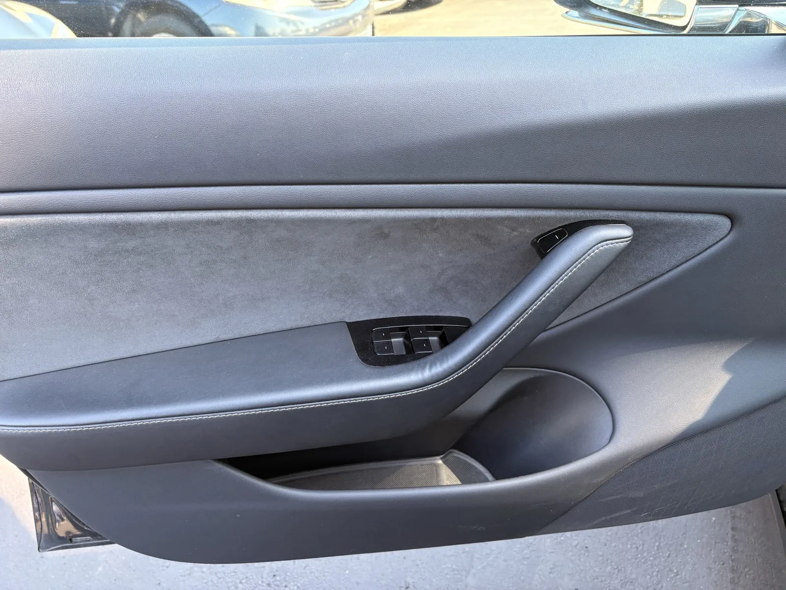Tesla Model 3 photo 12