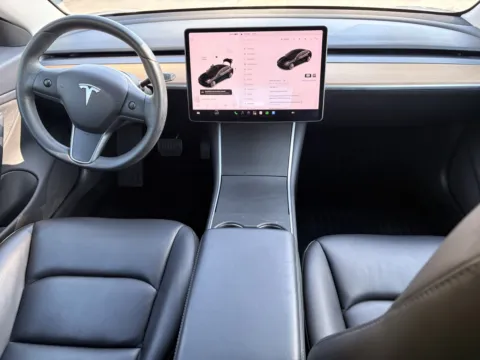 More photos of 2019 Tesla Model 3 Standard Range Plus at Premium Autos - El Monte, CA