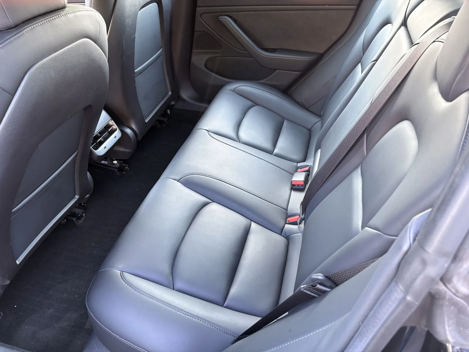 Tesla Model 3 photo 9