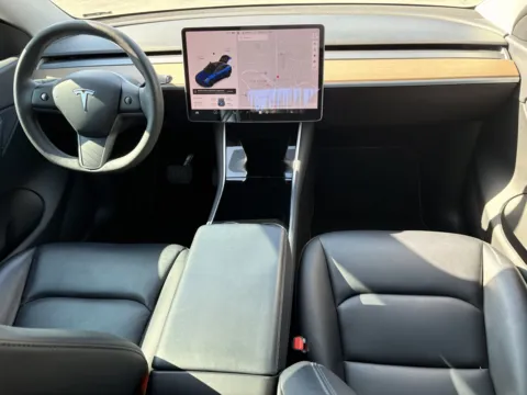 More photos of 2021 Tesla Model Y Long Range at Premium Autos - El Monte, CA
