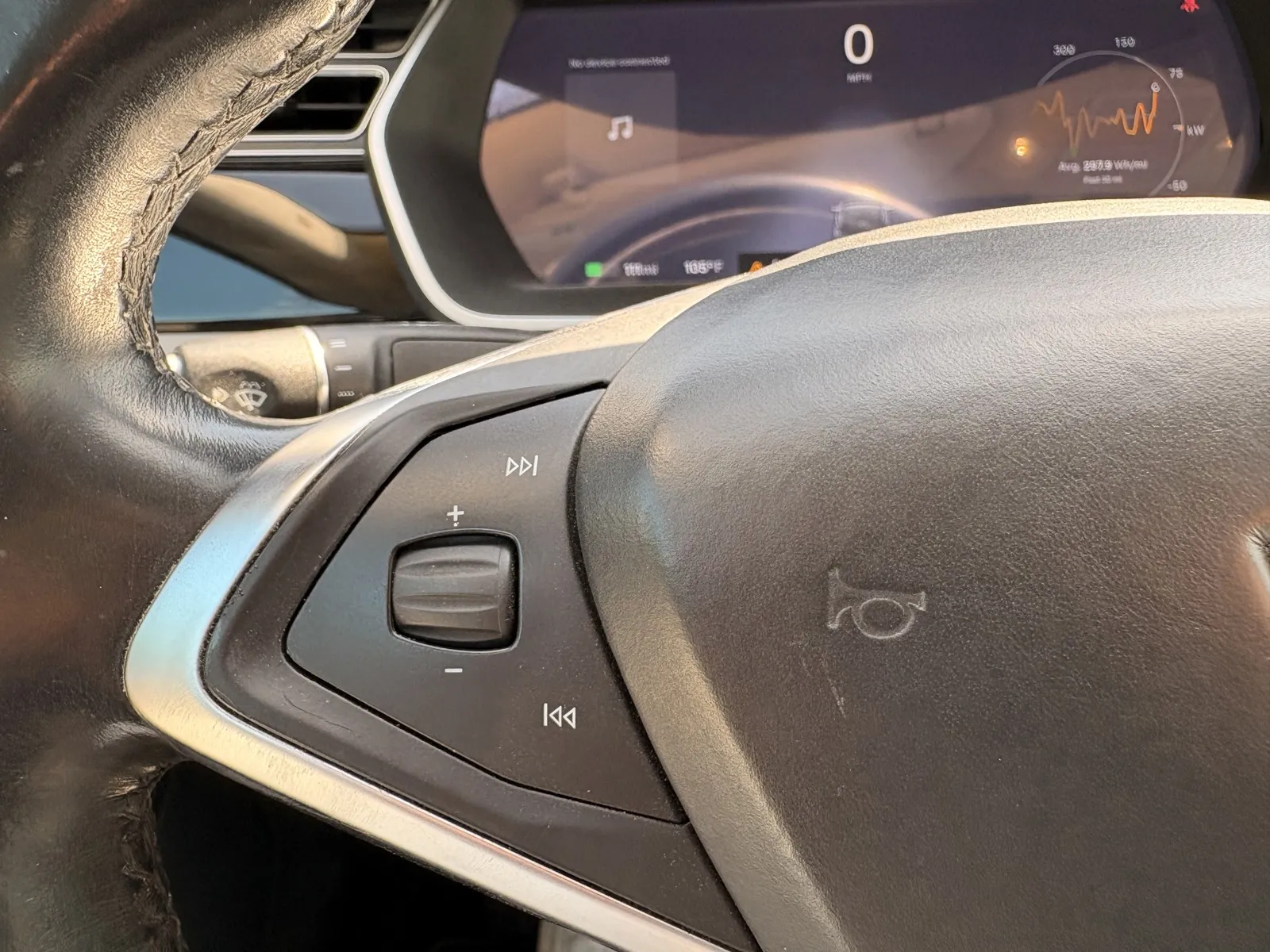 Tesla Model S photo 18