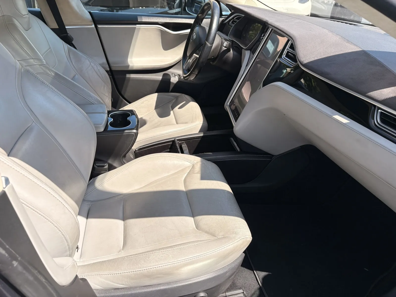 Tesla Model S photo 6