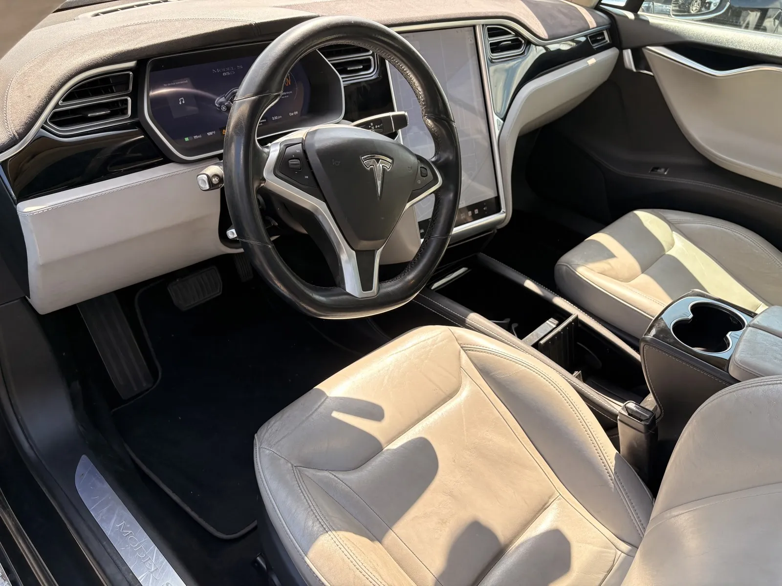 Tesla Model S photo 10