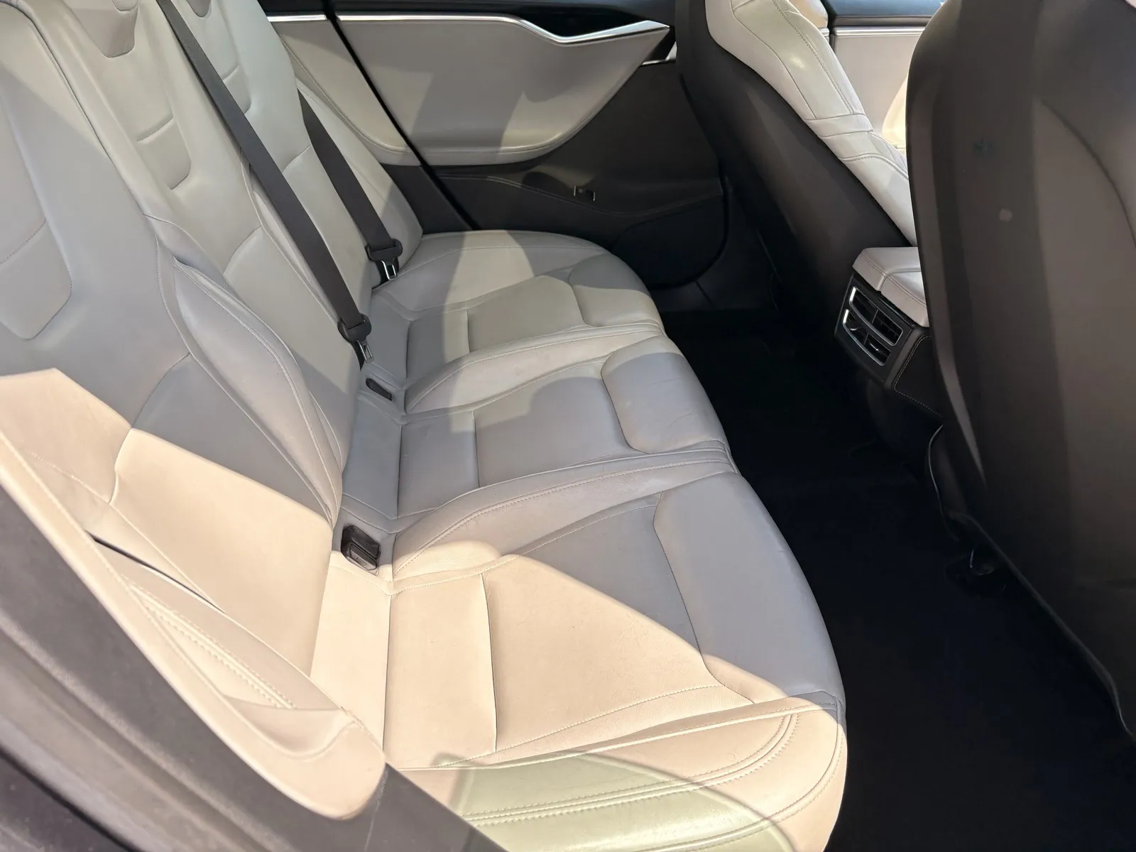 Tesla Model S photo 7