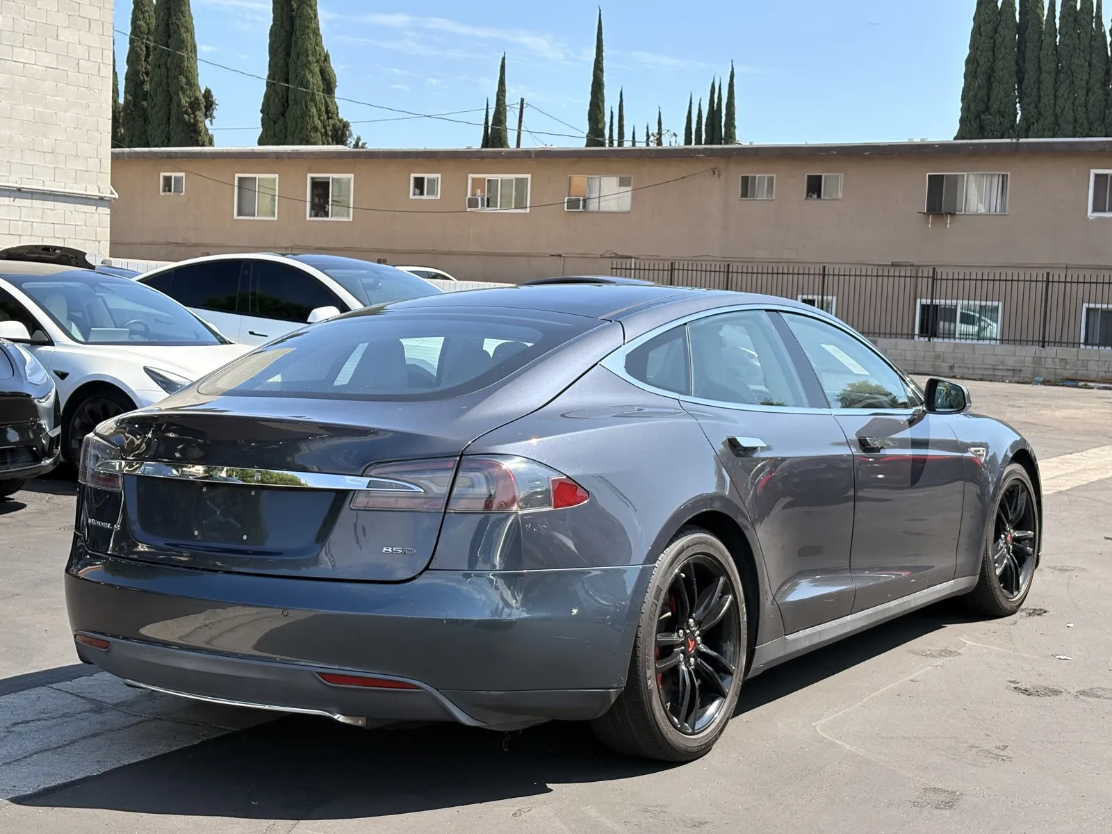 Tesla Model S photo 4