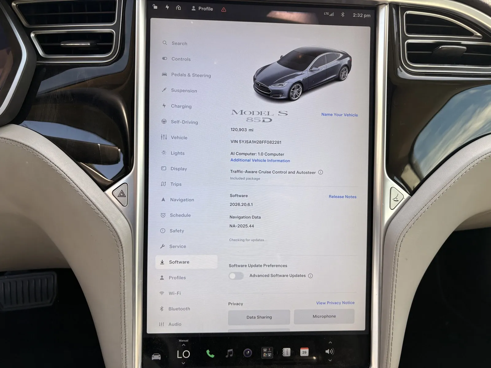 Tesla Model S photo 13