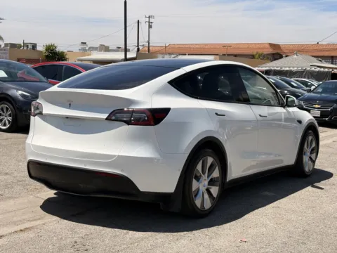 More photos of 2021 Tesla Model Y Long Range at Premium Autos - El Monte, CA