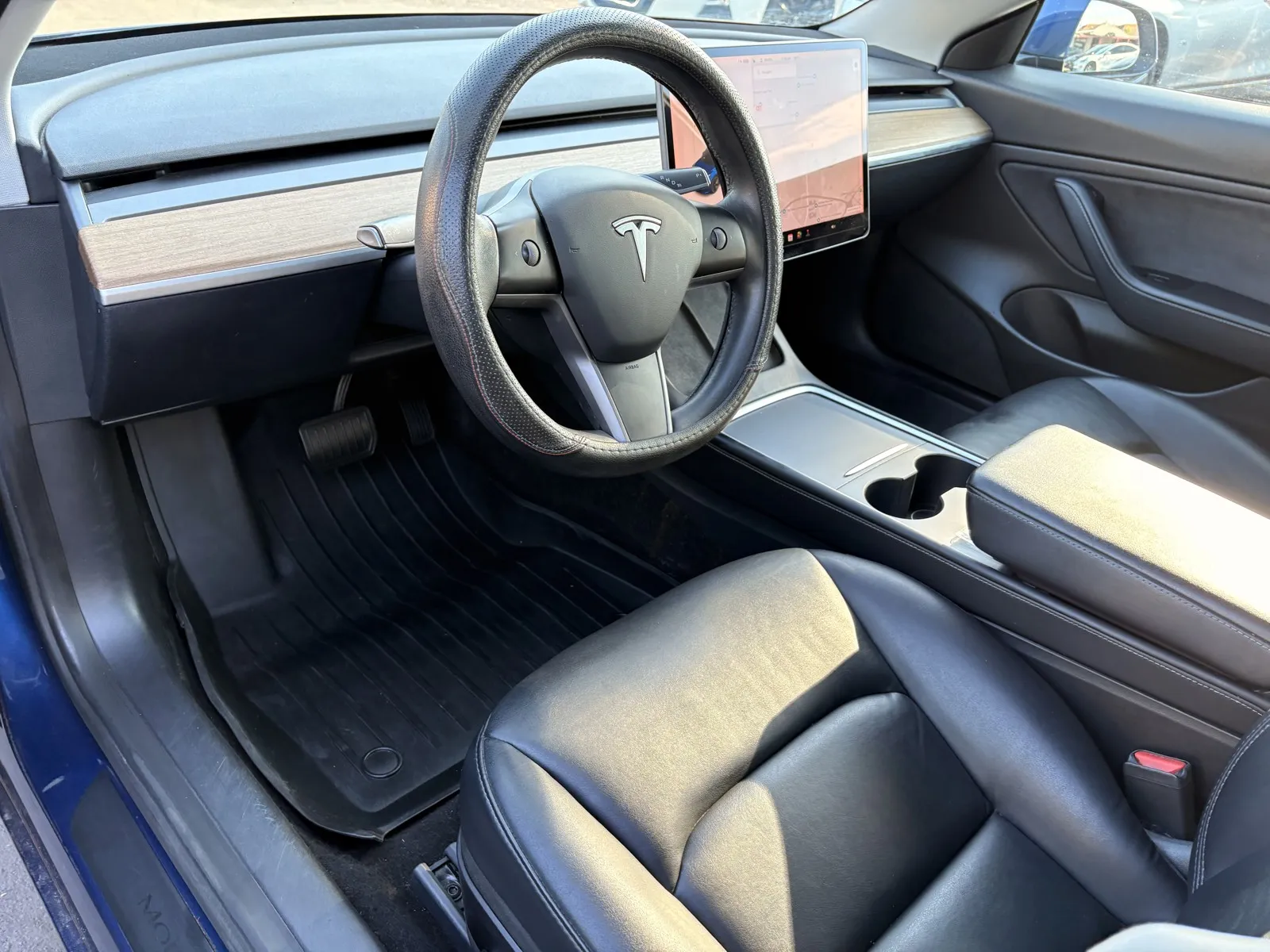 Tesla Model 3 photo 10